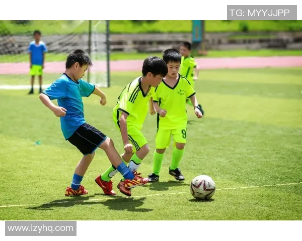 蛇形足球的魅力与技巧解析如何在比赛中运用这一独特战术提升球队表现