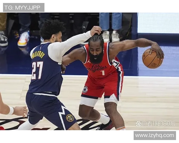 西安街舞队团队协作与个人表现的深度对比分析 西安街舞队团队协作与个人表现的深度对比分析